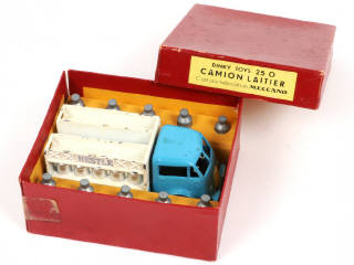 Lot 264 - DINKY TOYS (FRANCE) (1)
