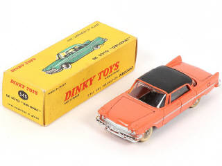 Lot 309 - DINKY TOYS (FRANCE) (3)