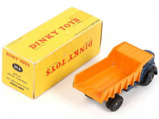 Lot 307 - DINKY TOYS (FRANCE) (3)