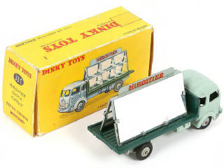 Lot 307 - DINKY TOYS (FRANCE) (3)