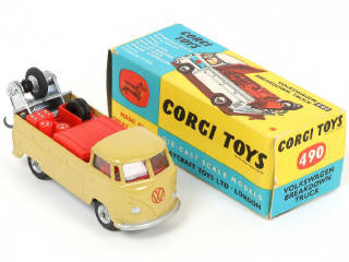 Lot 142 - CORGI TOYS (GB) (1)