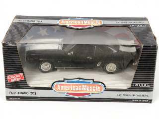 Lot 43 - ERTL (USA) (4)