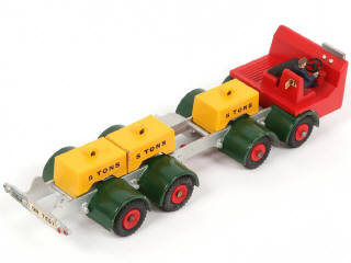 Lot 235 - DINKY TOYS (GB) (1)
