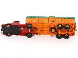 Lot 268 - DINKY TOYS (FRANCE) (1)