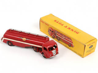 Lot 302 - DINKY TOYS (FRANCE) (3)