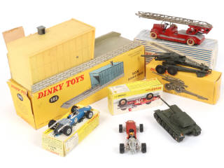 Lot 326 - DINKY TOYS (FRANCE) (6)