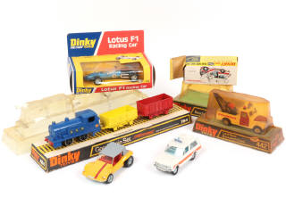 Lot 282 - DINKY TOYS (GB) (5)