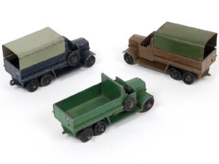 Lot 278 - DINKY TOYS (GB) (3)