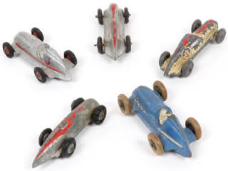 Lot 294 - DINKY TOYS (5)