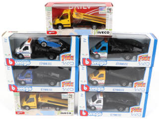 Lot 111 - DIVERS (18)