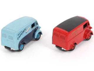 Lot 266 - DINKY TOYS (GB) (2)