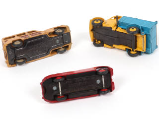 Lot 274 - DINKY TOYS (GB) (3)