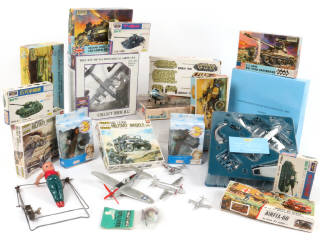 Lot 120 - DIVERS (24)
