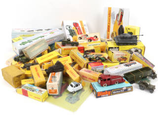 Lot 123 - DIVERS (40)