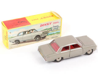 Lot 302 - DINKY TOYS (FRANCE) (1)