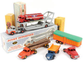 Lot 325 - DINKY TOYS (FRANCE) (5)