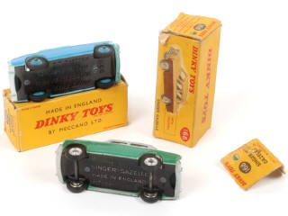 Lot 271 - DINKY TOYS (GB) (2)