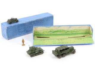 Lot 223 - DINKY TOYS (GB) (2)