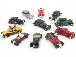 Lot 69 - DIVERS (11)