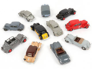 Lot 71 - DIVERS (11)