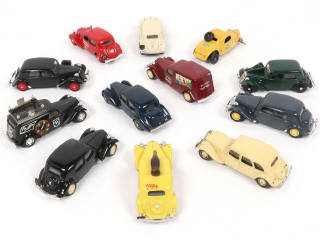 Lot 72 - DIVERS (12)