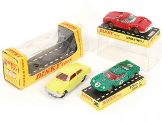 Lot 209 - DINKY TOYS (GB) (3)