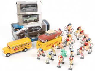 Lot 80 - DIVERS (24)