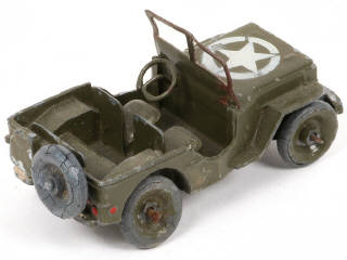 Lot 228 - DINKY TOYS (FRANCE) (1)