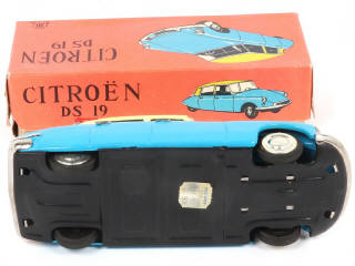 Lot 39 - DIVERS (JAPON) (1)