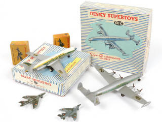 Lot 223 - DINKY TOYS (4)