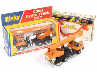 Lot 200 - DINKY TOYS (GB) (2)