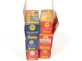 Lot 220 - DINKY TOYS (GB) (6)