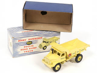Lot 305 - DINKY TOYS (GB) (1)