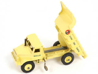 Lot 305 - DINKY TOYS (GB) (1)