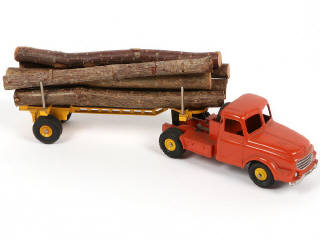 Lot 354 - DINKY TOYS (FRANCE) (1)