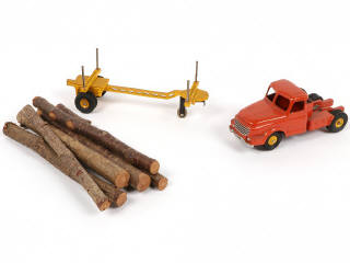 Lot 354 - DINKY TOYS (FRANCE) (1)