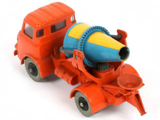 Lot 304 - DINKY TOYS (GB) (1)