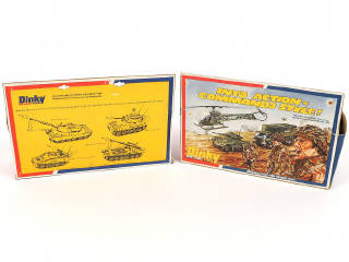 Lot 326 - DINKY TOYS (GB) (2)