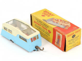 Lot 318 - DINKY TOYS (GB) (1)