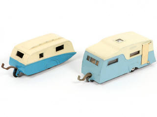 Lot 321 - DINKY TOYS (GB) (2)