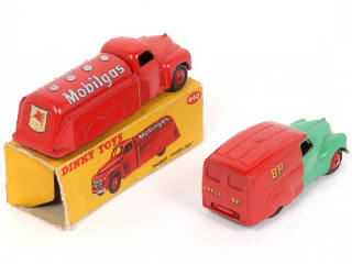 Lot 323 - DINKY TOYS (GB) (2)