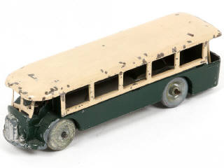 Lot 352 - DINKY TOYS (FRANCE) (1)