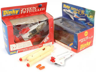 Lot 325 - DINKY TOYS (GB) (2)