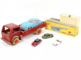 Lot 134 - DIVERS (6)