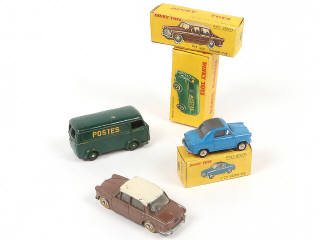 Lot 362 - DINKY TOYS (FRANCE) (3)