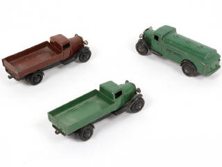 Lot 333 - DINKY TOYS (GB) (3)