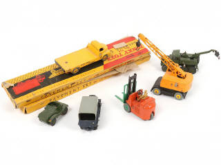 Lot 349 - DINKY TOYS (GB) (8)