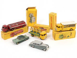 Lot 367 - DINKY TOYS (FRANCE) (5)
