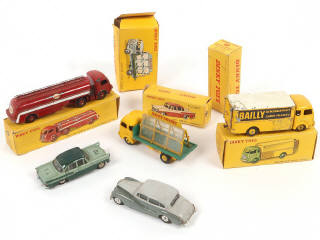 Lot 367 - DINKY TOYS (FRANCE) (5)