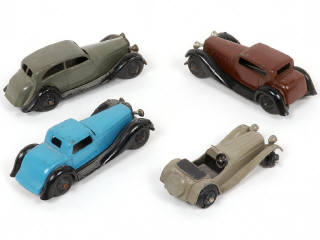 Lot 338 - DINKY TOYS (GB) (4)